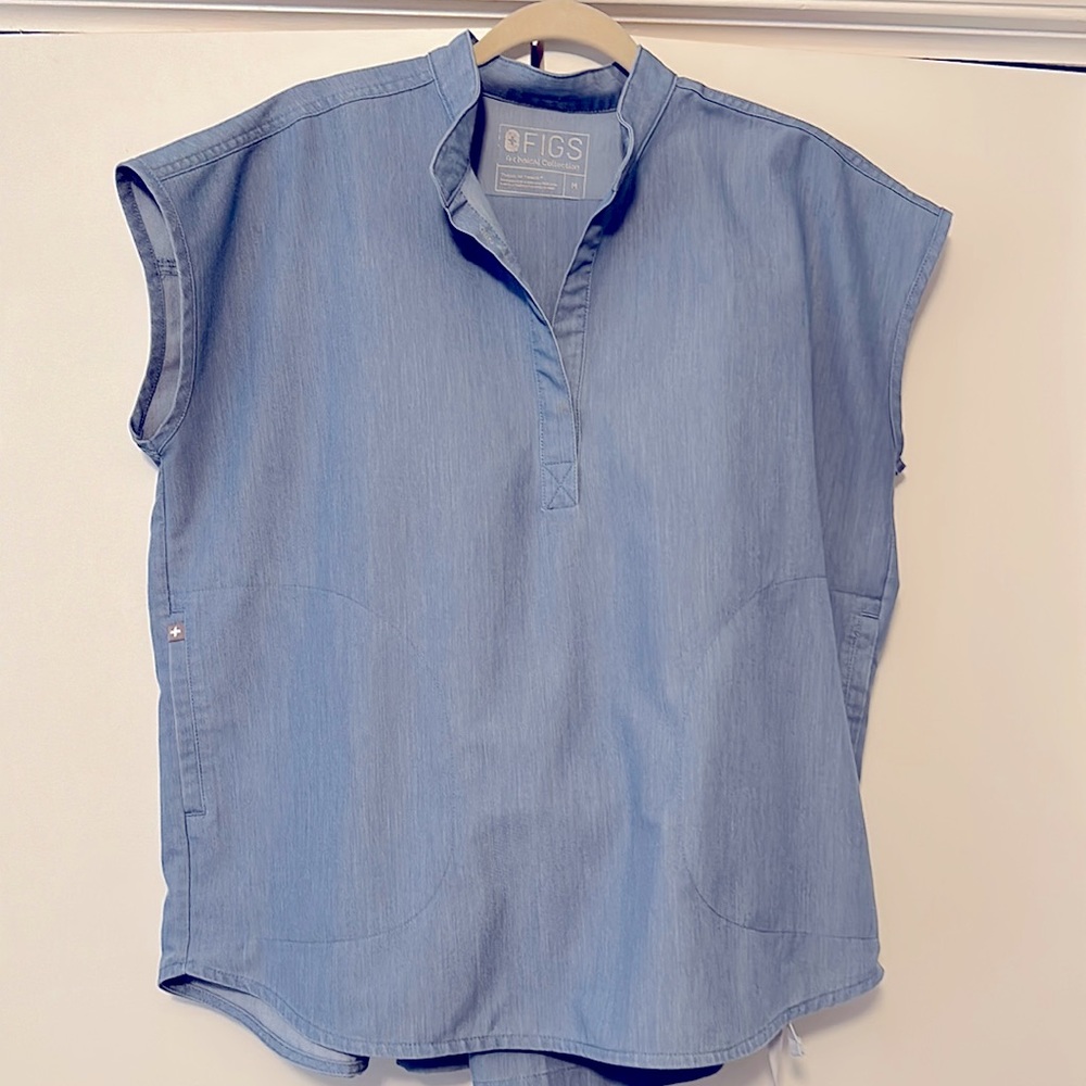 M Light Blue Denim Rafaela Scrub top & Livingston pants
